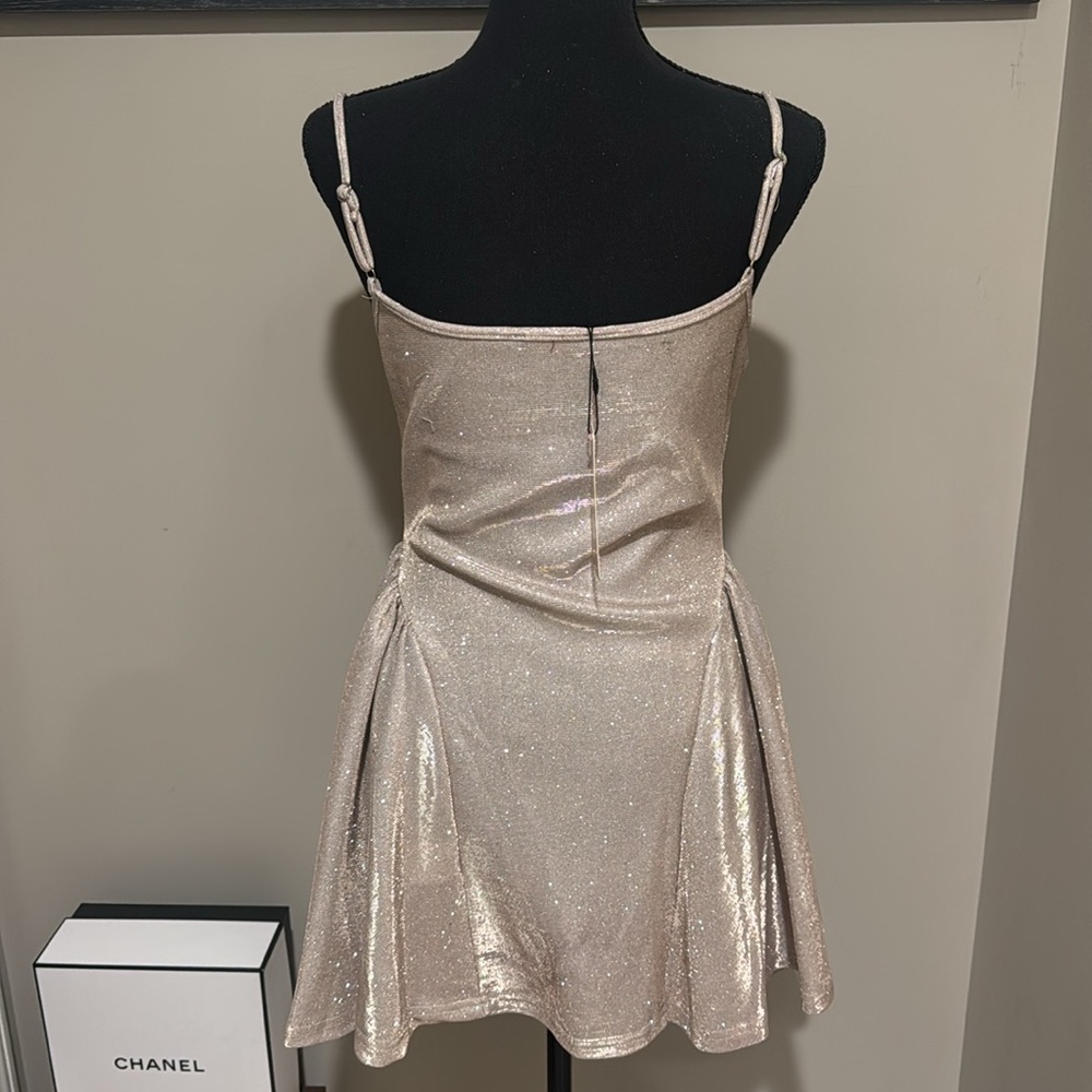 Dress - Picture 2 of 4